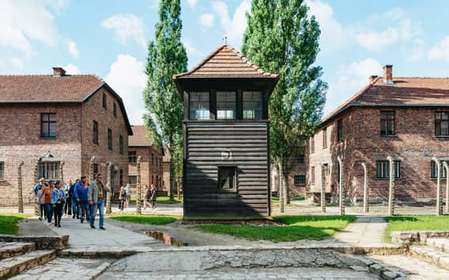 Da Cracovia: Tour guidato di Auschwitz-Birkenau e opzioni di prelievo