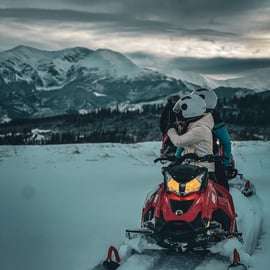 Cracovia: Zakopane, motos de nieve, teleférico y aguas termales