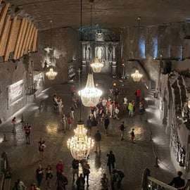 De Cracóvia: Visita a Auschwitz-Birkenau e à mina de sal de Wieliczka