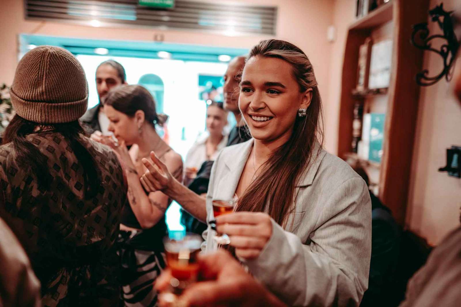 Cracovia: ruta de bares durante el día con 30 minutos de barra libre y karaoke