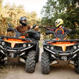 Cracovia: Expedición de Medio Día de Tiro y Quad