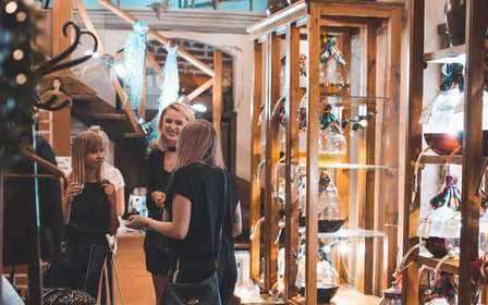 Cracovia: Visita guiada al Vodka con degustación de comida y bebida