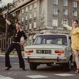 Cracovia: Visita guiada a Nowa Huta en un coche clásico