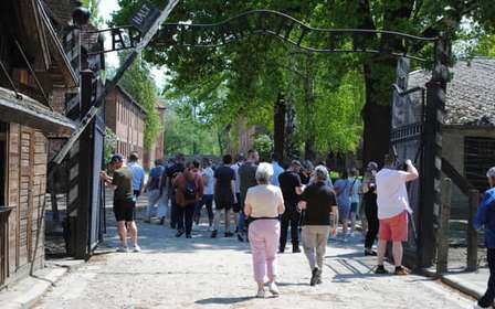 Desde Cracovia: Auschwitz-Birkenau Tour guiado y servicio de recogida
