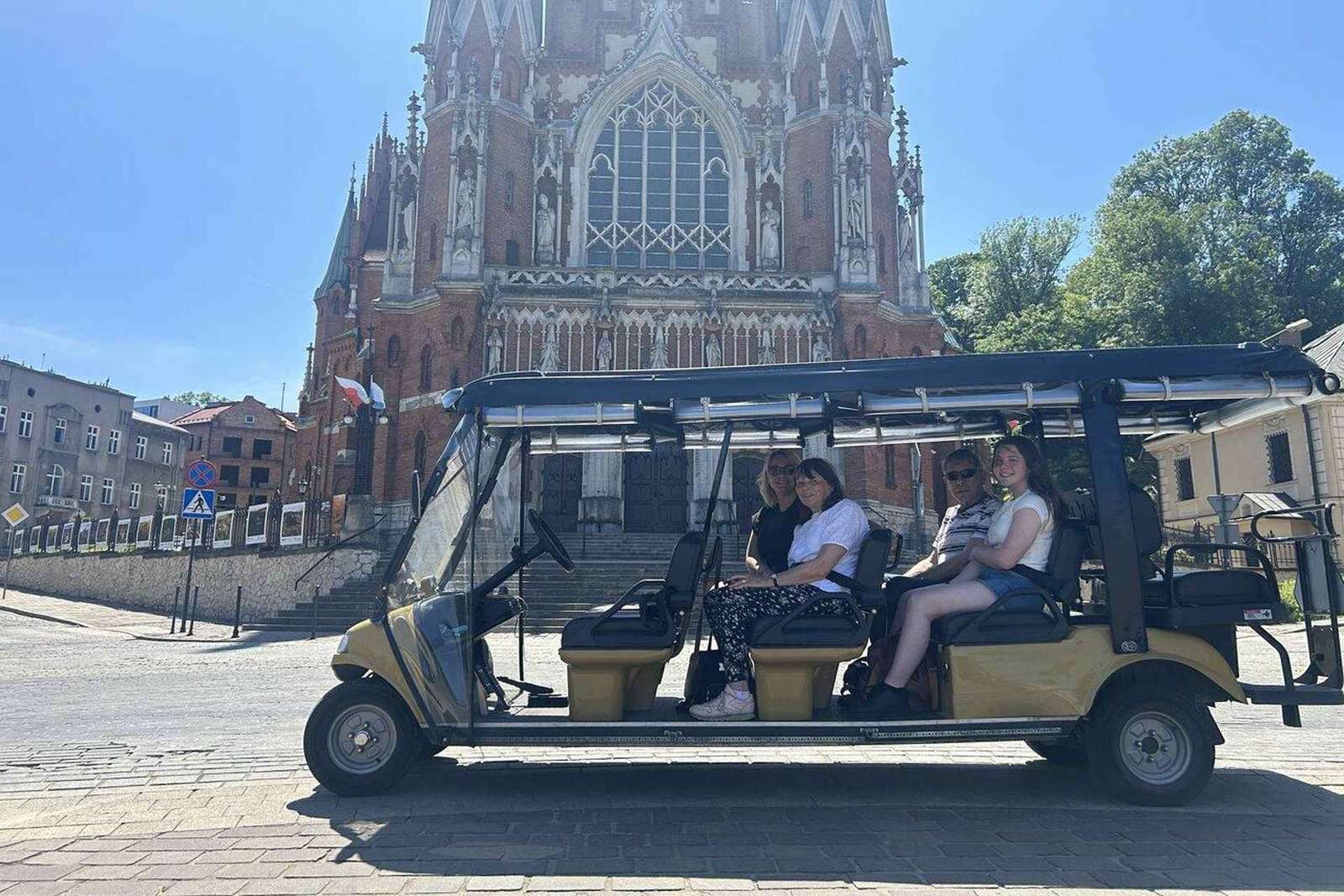 Cracovia: tour guidato della città in golf cart con servizio di prelievo in hotel