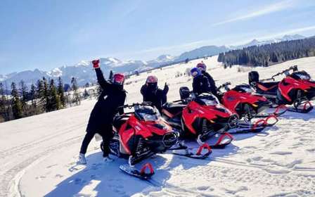 Da Cracovia: Avventura in motoslitta con visita alle piscine termali