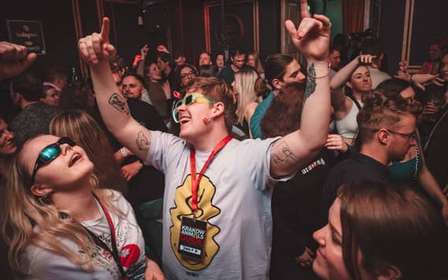 Cracovia: Pub Crawl con 1 hora de bebidas alcohólicas ilimitadas