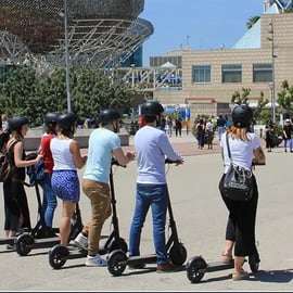 Tour in scooter elettrico: Tour della città vecchia - 2 ore di magia!