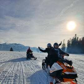 Cracovia: Tour di un giorno in motoslitta e bagni termali di Zakopane