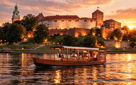 Cracovia: Crucero Nocturno por el Vístula en Góndola con Audiocomentario