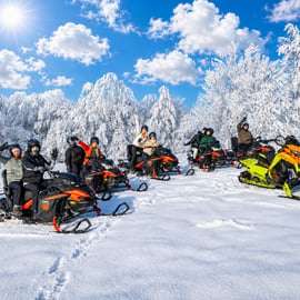 Cracovia: tour de 1 día a Zakopane con motos de nieve, hoguera y aguas termales