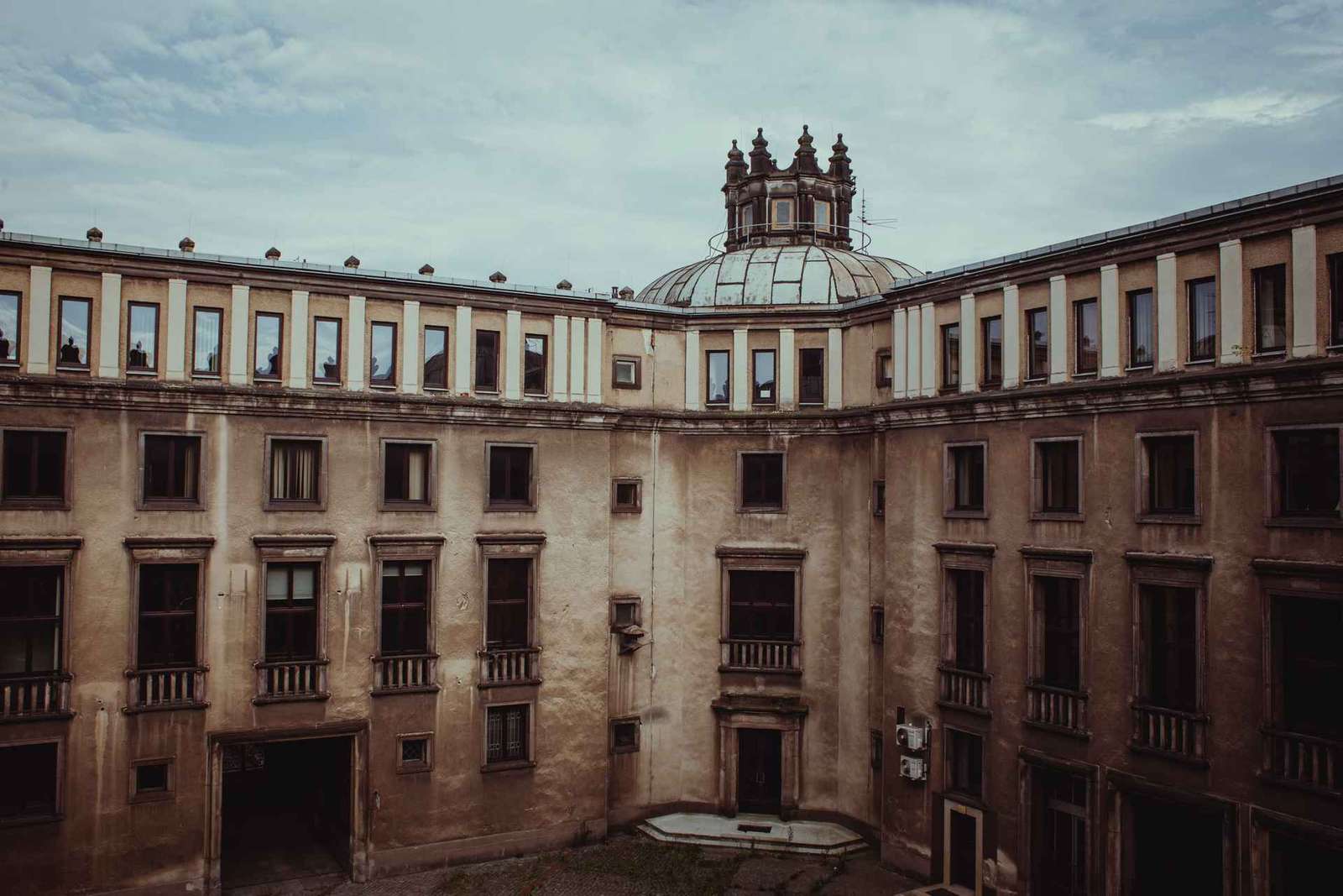 Nowa Huta: visita a los edificios administrativos y refugios de la acería
