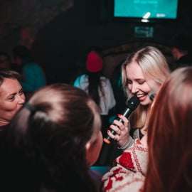 Cracovia: Pub Crawl con 1 hora de bebidas alcohólicas ilimitadas