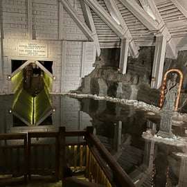 De Cracóvia: Visita a Auschwitz-Birkenau e à mina de sal de Wieliczka