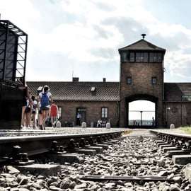 Cracovia: Auschwitz-Birkenau Tour guiado Opciones de recogida/comida